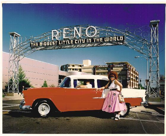 2948480-The_Travel_Slut_under_The_old_Reno_city_arch-Reno